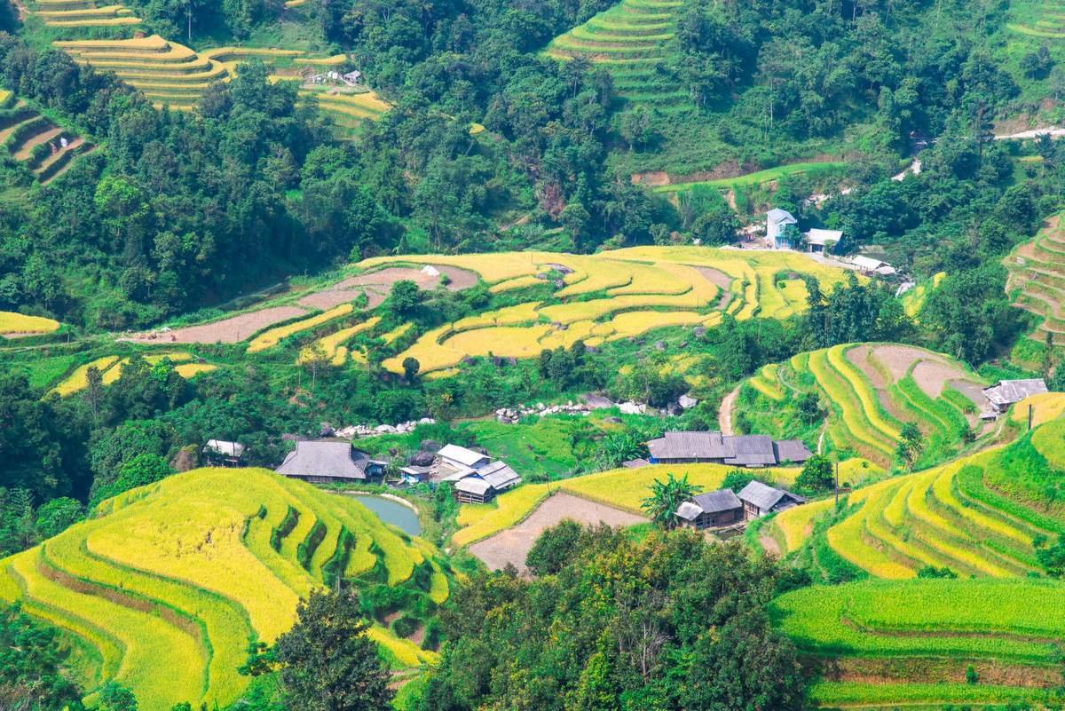 Trekking around Ha Giang 5 Day Tour